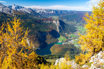 Obraz premium view on Konigsee lake from Jenner mountain during sunny autumn in Berchtesgaden in Bavarian Alps in Germany