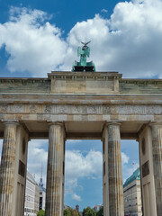 WIDOK NA BRAMĘ BRANDENBURSKĄ. BERLIN, NIEMCY