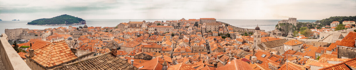 Fototapeta na wymiar Panorama of the city of Dubrovnik