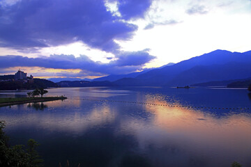 Naklejka na ściany i meble Taiwan Nantou Sun Moon Lake dawn