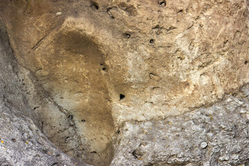 The texture of natural stone on the cut is a material for creative developments in the field of landscape design.