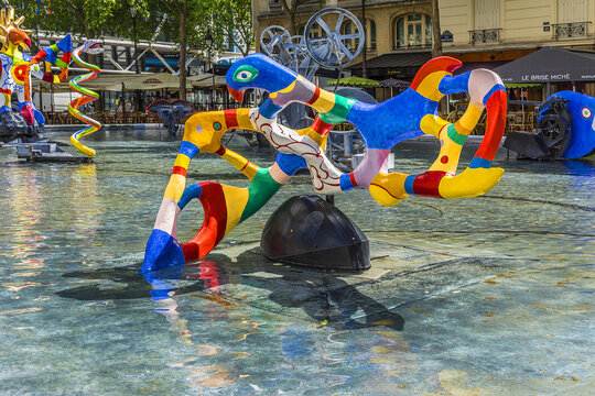 Stravinsky Fountain (1983) is a fountain with 16 works of sculpture, moving and spraying water, representing works of composer Igor Stravinsky. Place Stravinsky in Paris. PARIS, FRANCE. May 13, 2014.