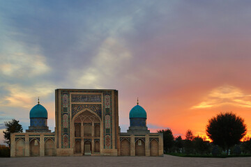 Obraz premium Barakhan Madrassa in Khast Imam religious complex, at the sunset in Tashkent, Uzbekistan