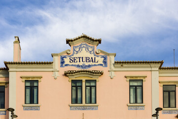 Obraz premium azulejos panels on the pediment of Setubal station