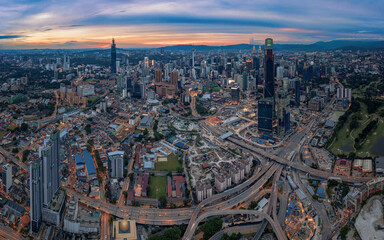Obraz premium A sunset scene taken via drone during a lockdown from Kuala Lumpur, Malaysia.