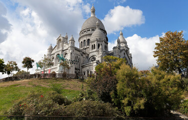 Fototapeta na wymiar The famous basilica Sacre Coeur , Paris, France.