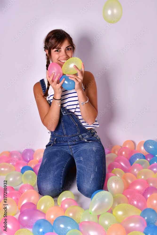 Wall mural Très beau sourire d'une femme