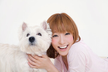 飼い犬と女性