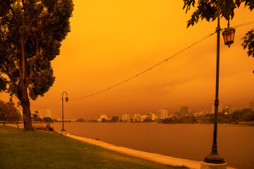 Oakland, California on September 09, 2020, at 12pm. Alameda County is among some of the biggest fires in the state, the CZU fire in Santa Cruz and the fire in the Lake Napa.
 - obrazy, fototapety, plakaty