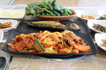 fried shrimp with lemon