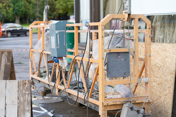 repair lift on the outside of the building facade