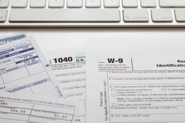 Naklejka na ściany i meble Tax Return: 1040, W-9 Form 