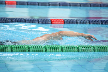 Swimming pool and splitting paths