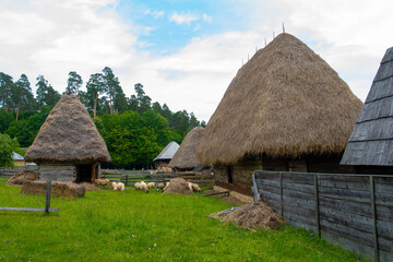 Fototapeta na wymiar clay and straw house from the authentic and traditional village of the country