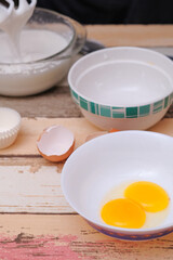 The making of mini pavlovas
