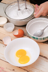 The making of mini pavlovas
