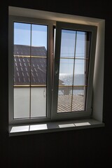 window overlooking the house and the sea. Excellent housing location
