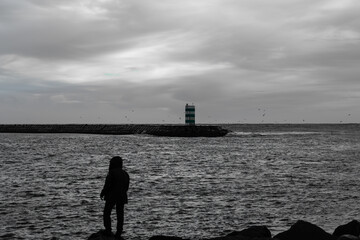 Homem olhar para o mar