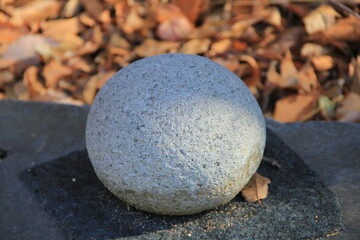 Fototapeta na wymiar 球体の石