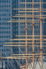 New York, glimpse from a sailboat