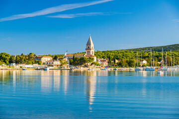 Fototapeta na wymiar Beautiful old town of Osor between islands Cres and Losinj, Croatia, seascape in foreground 