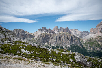 Fototapeta na wymiar Vistas en Cinque Torre Dolomiti Italia