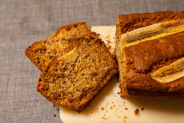 BRAND BREAD PASTEL DE PLÁTANO