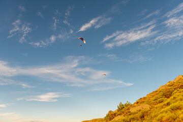 PARAPENTE AL ATARDECER PIEDRAHÍTA AVILA