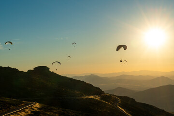 PARAPENTE PIEDRAHITA AVILA ATARDECER