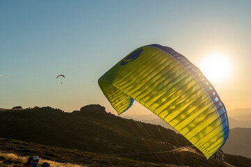 PARAPENTE DESPEGUE PIEDRAHÍTA ÁVILA PEÑA NEGRA