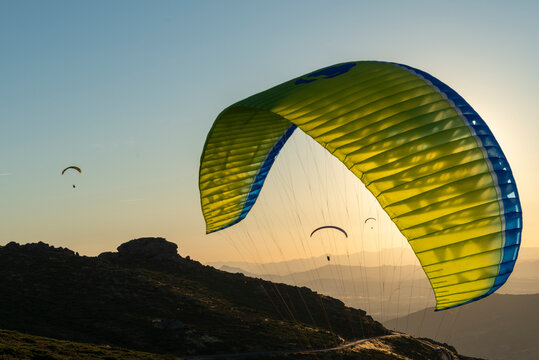 PARAPENTE DESPEGUE PIEDRAH&Iacute;TA &Aacute;VILA PE&Ntilde;A NEGRA