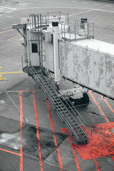 Telescopic ladder for boarding passengers on the plane