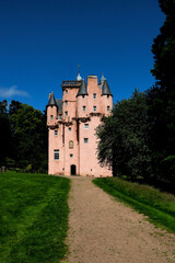 Obraz premium Craigievar Castle Aberdeenshire Scotland on a Summer Afternoon