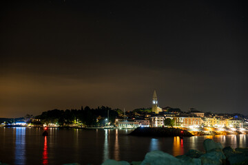 Langzeitaufnahme eines Hafens