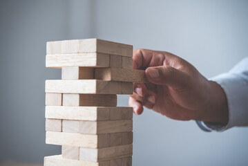 Business risks in the business. Requires planning Meditation must be careful in deciding to reduce the risk in the business. As the game drew to a wooden block from the tower