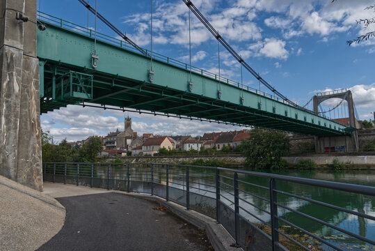 ville de dormans (51 ) france