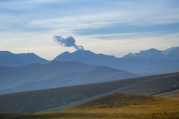 Paisaje con volc&aacute;n