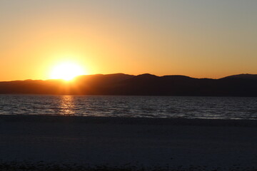 Fototapeta premium a beautiful sunset on the lake is very nice