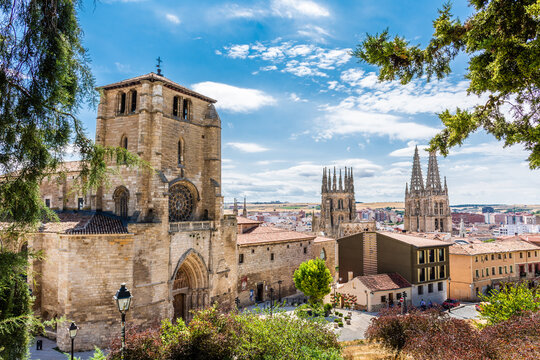 Catedral de Burgos e Iglesia de San Esteban en Burgos (Castilla y León, España)