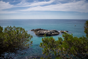 Fototapeta na wymiar Sea and Nature with a Blue Sky from the Coastline. 