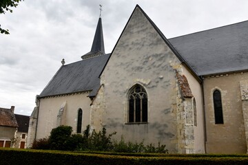 Fototapeta na wymiar Église de Neuvy-sur-Loire