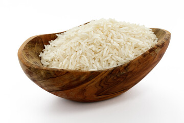 Roher Basmati Reis in einer Holzschale