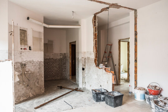 Bricklaying works for renewing an apartment