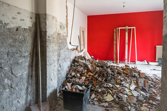 Bricklaying works for renewing an apartment