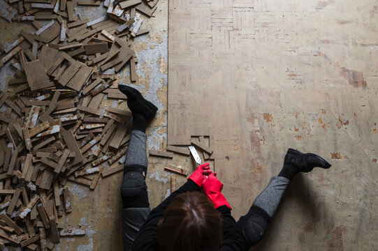 Removing old wood parquet from the floor