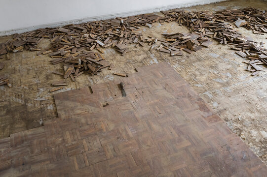 Removing old wood parquet from the floor