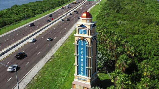 Welcome to St Petersburg sign on highway 275