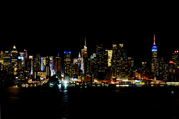 Night view of Manhattan from New Jersey	