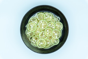 Cold udon noodles with plenty of sudachi