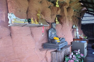 Fototapeta premium Buddha in the cave
